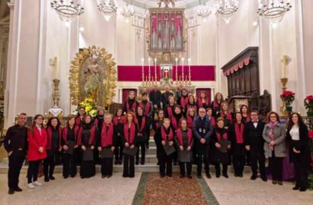 Mineo. Applausi ed apprezzamenti al concerto mariano “Sotto il tuo manto” del  Coro polifonico di Santa Maria Maggiore, domenica 4 dicembre, nell’omonima chiesa gremita di gente